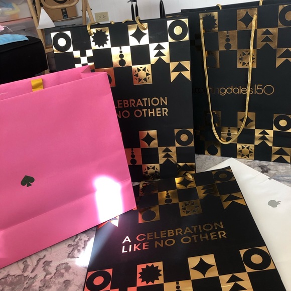 Shopping 🛍️ bags from Bloomingdale's, Kate spade NEWYORK ♠️ Apple 🍎 store . - Picture 2 of 9